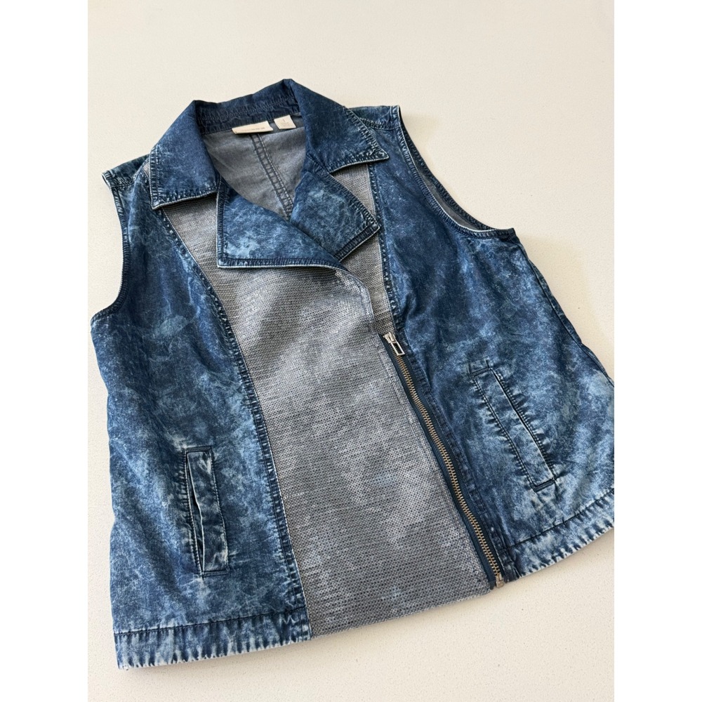 Chicos Blue Acid Wash Asymmetrical Zip Denim Vest Textured Panel Size 1 Medium